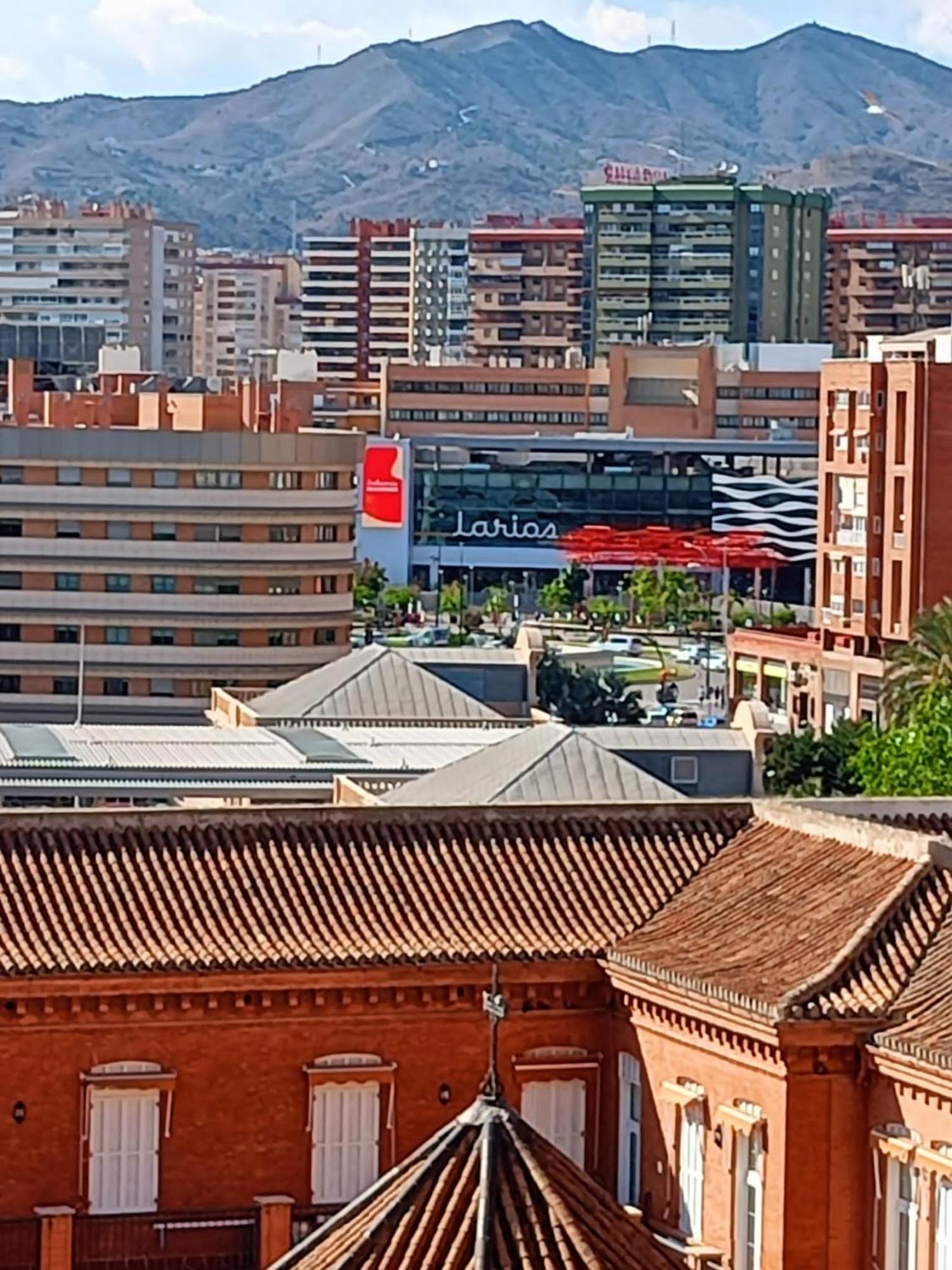 Habitacion Privada Centro Malaga Cerca Tren Maria Zambrano Y Playa Muy Buena Conexion Wifi Extérieur photo