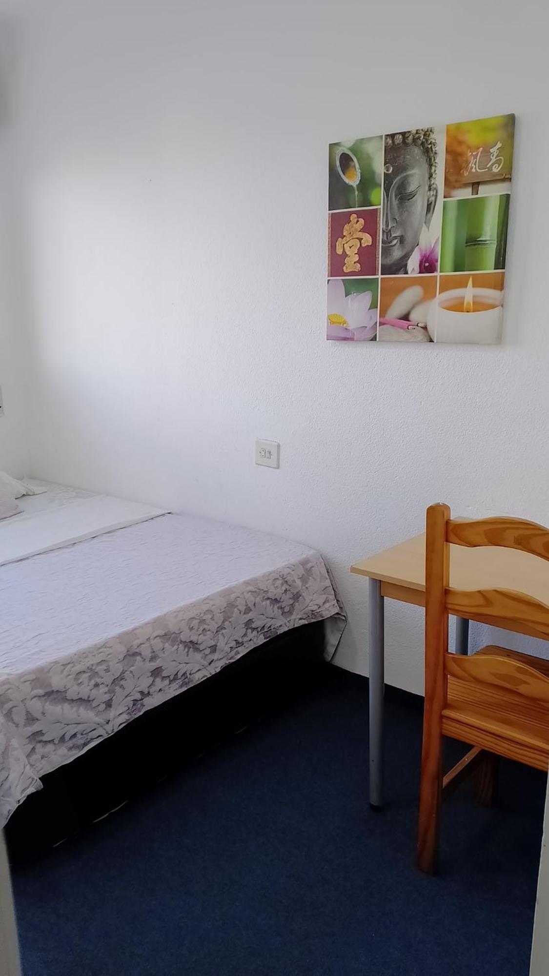 Habitacion Privada Centro Malaga Cerca Tren Maria Zambrano Y Playa Muy Buena Conexion Wifi Extérieur photo