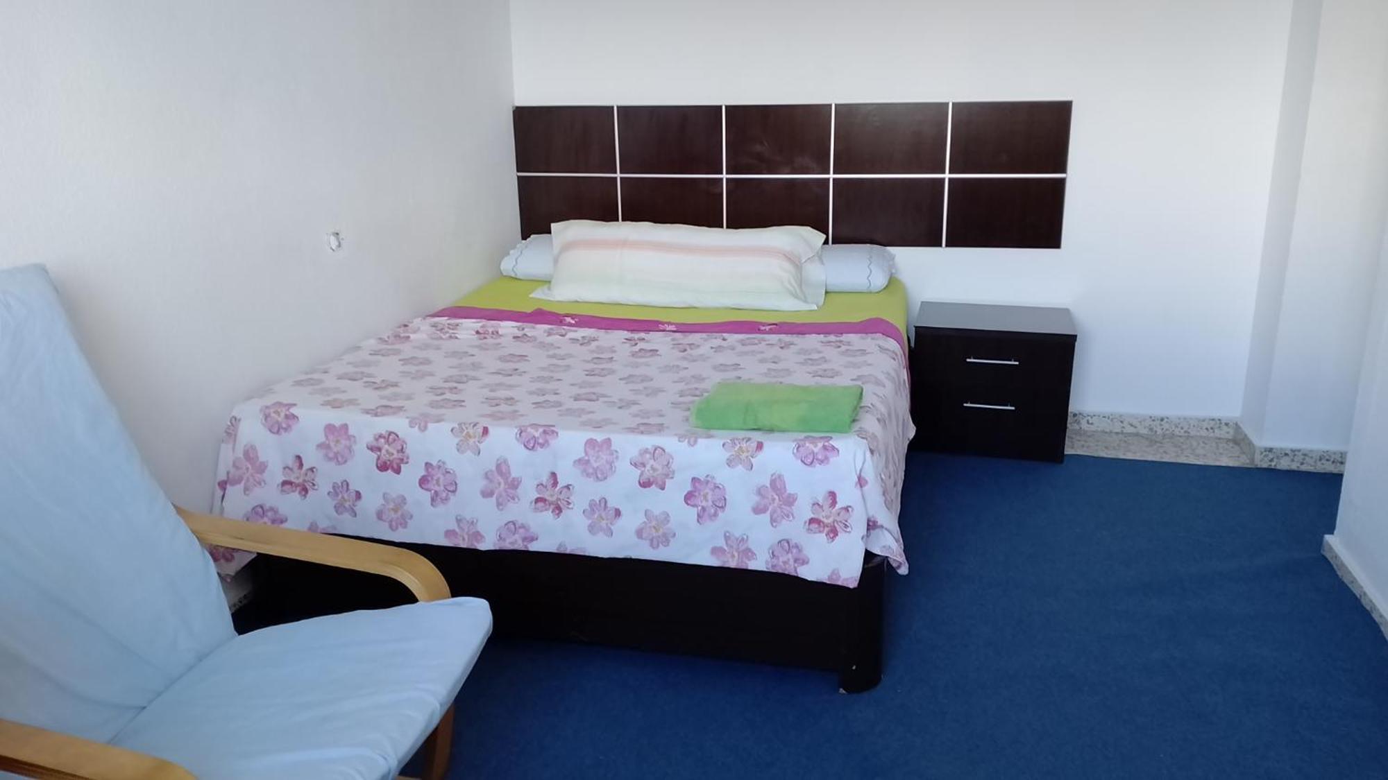 Habitacion Privada Centro Malaga Cerca Tren Maria Zambrano Y Playa Muy Buena Conexion Wifi Extérieur photo